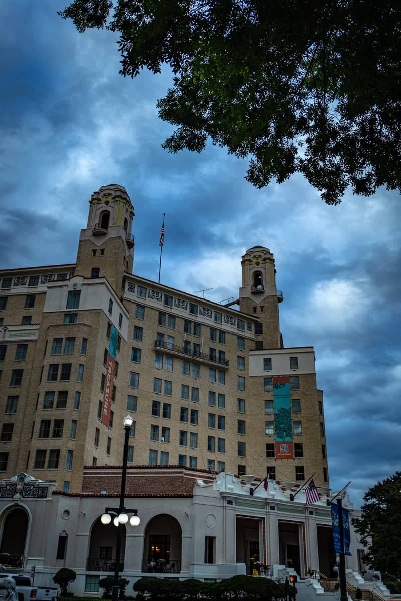 Arlington Resort Hotel & Spa - Image 1