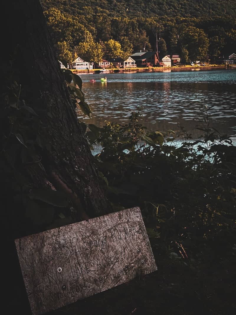 Lakeside Cottage Overlook - Image 1