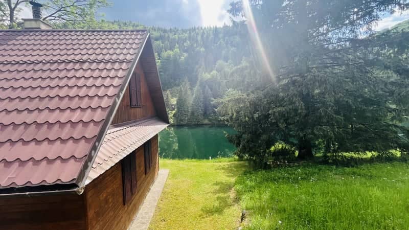 Stratená Lakeside Cabin - Image 1