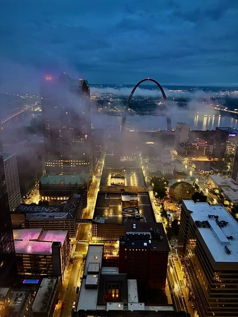 Downtown St. Louis Skyline View - Image 1