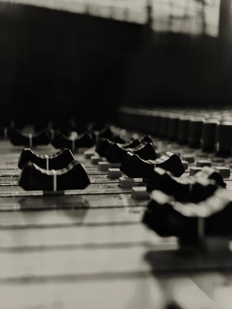 Vatnestrøm Audio Console - Image 1