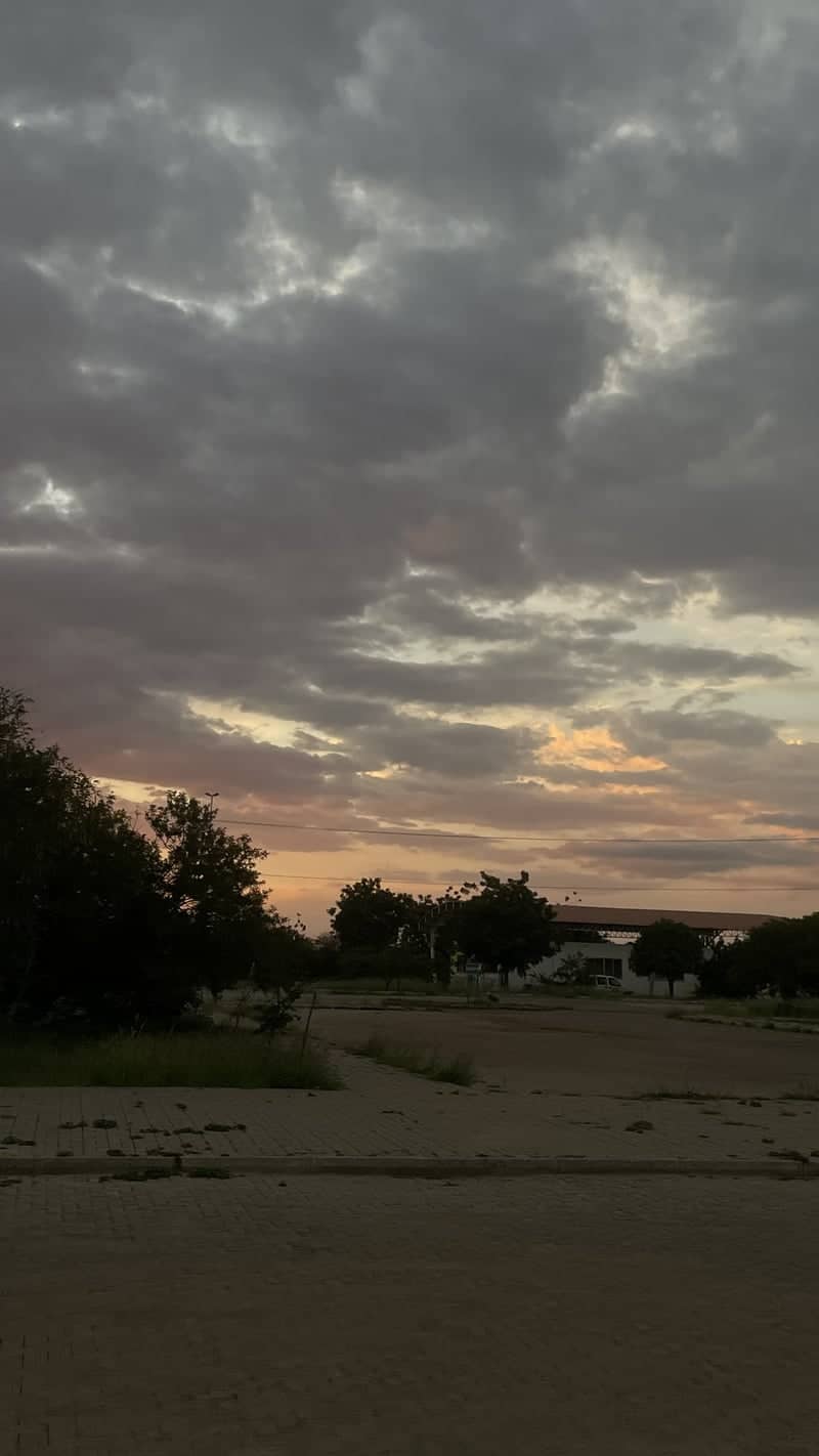 Petrolina Suburban Sunset Overlook - Image 1