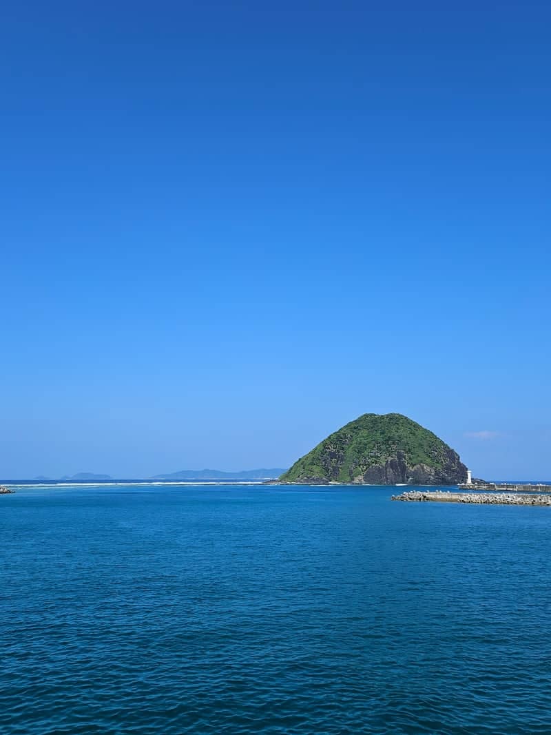 Tokashiki Port and Hanari Island - Image 1