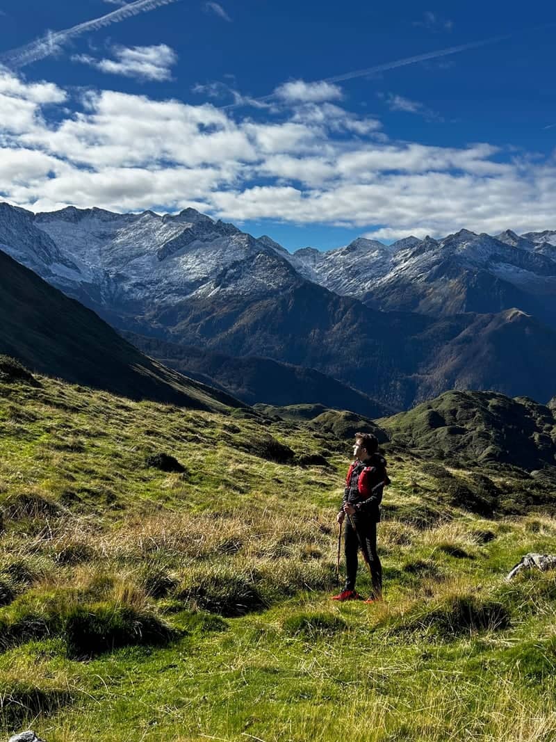 Pyrenees Mountain Vista - Image 1
