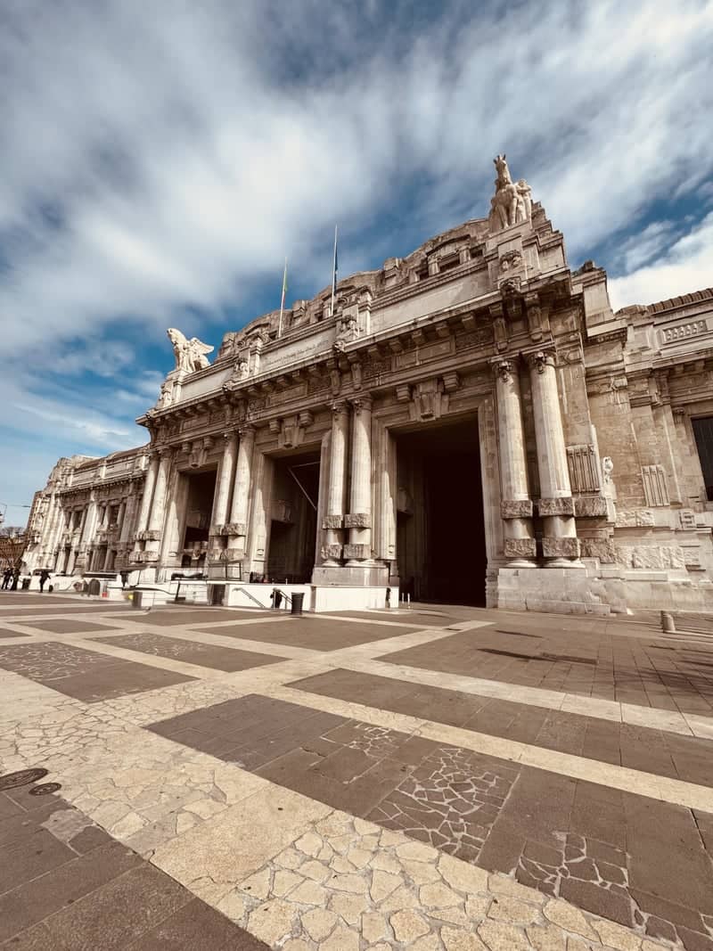 Milano Centrale Railway Station - Image 1