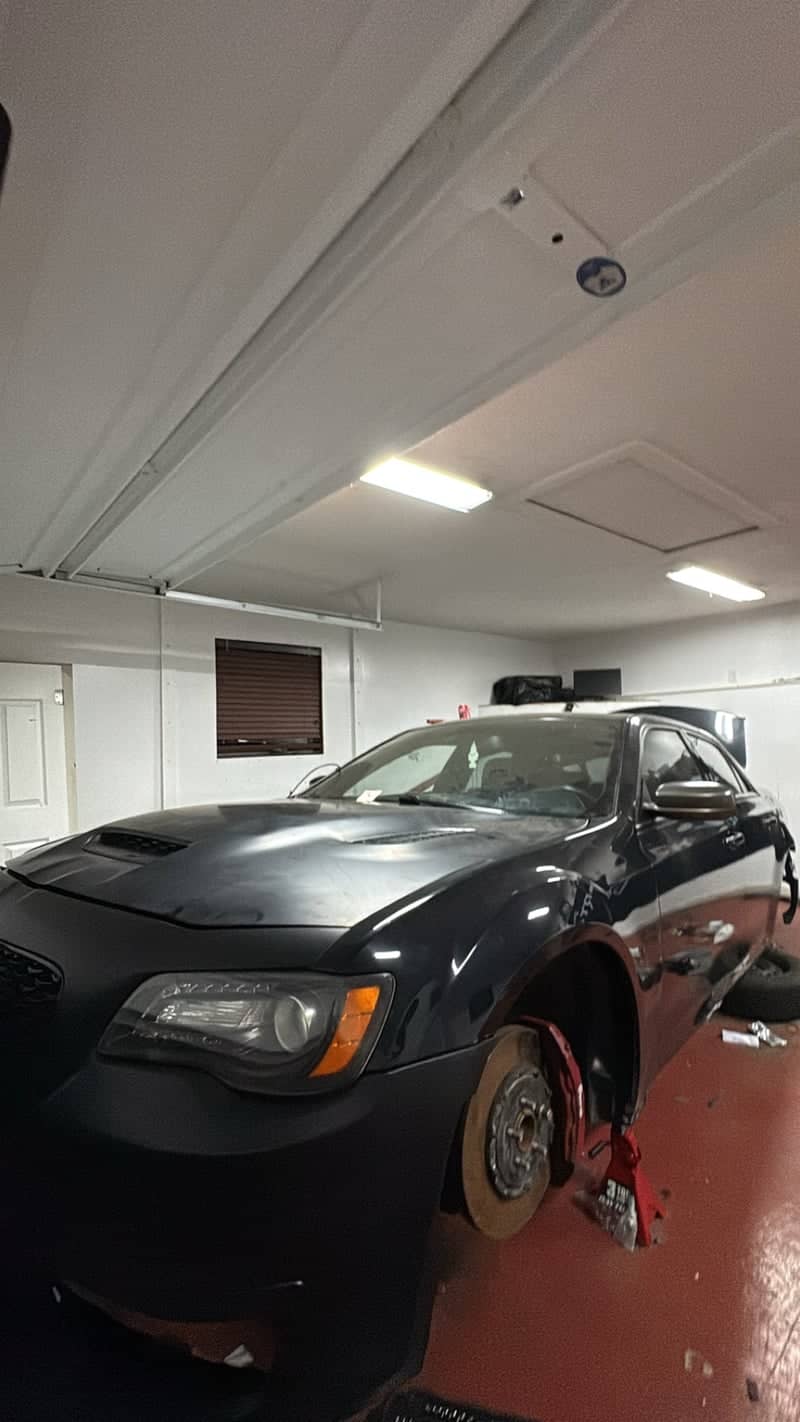 Pontiac Automotive Garage - Image 1