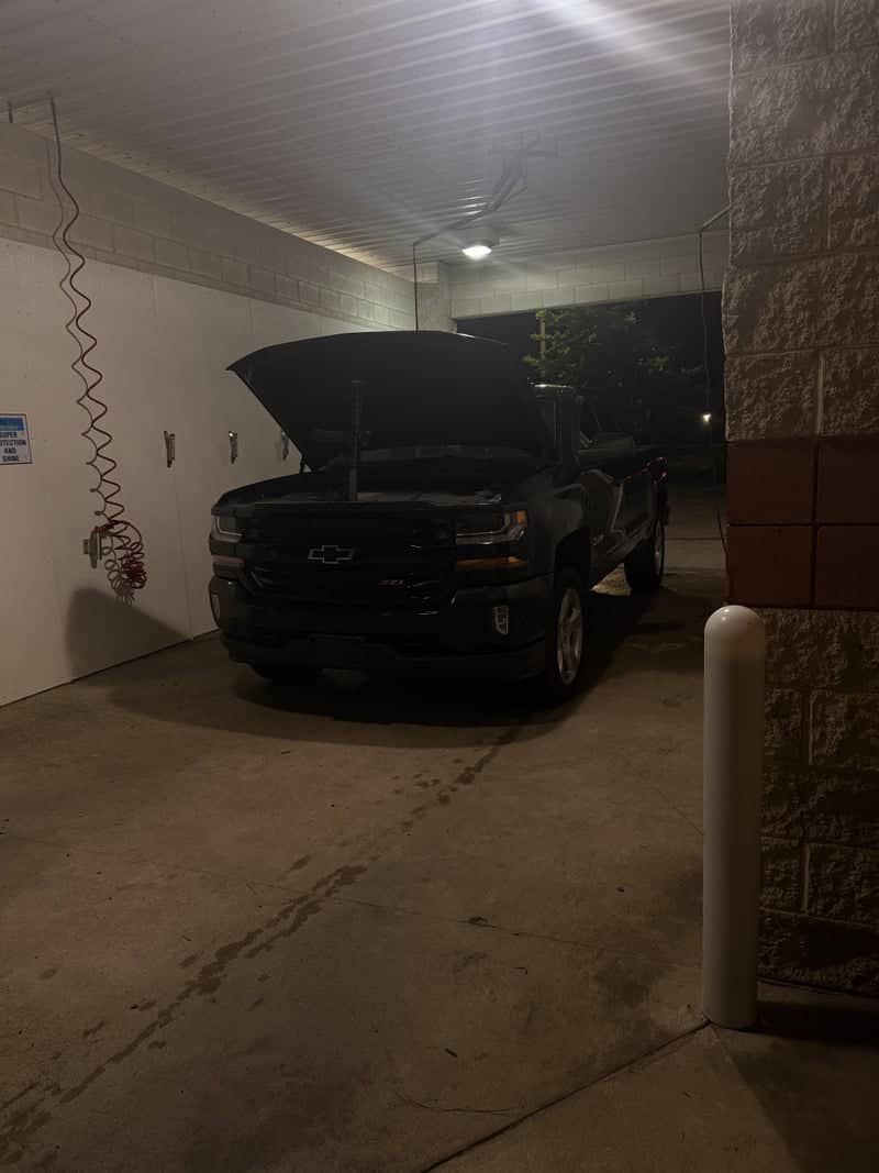 Lansing Car Wash Bay - Image 1