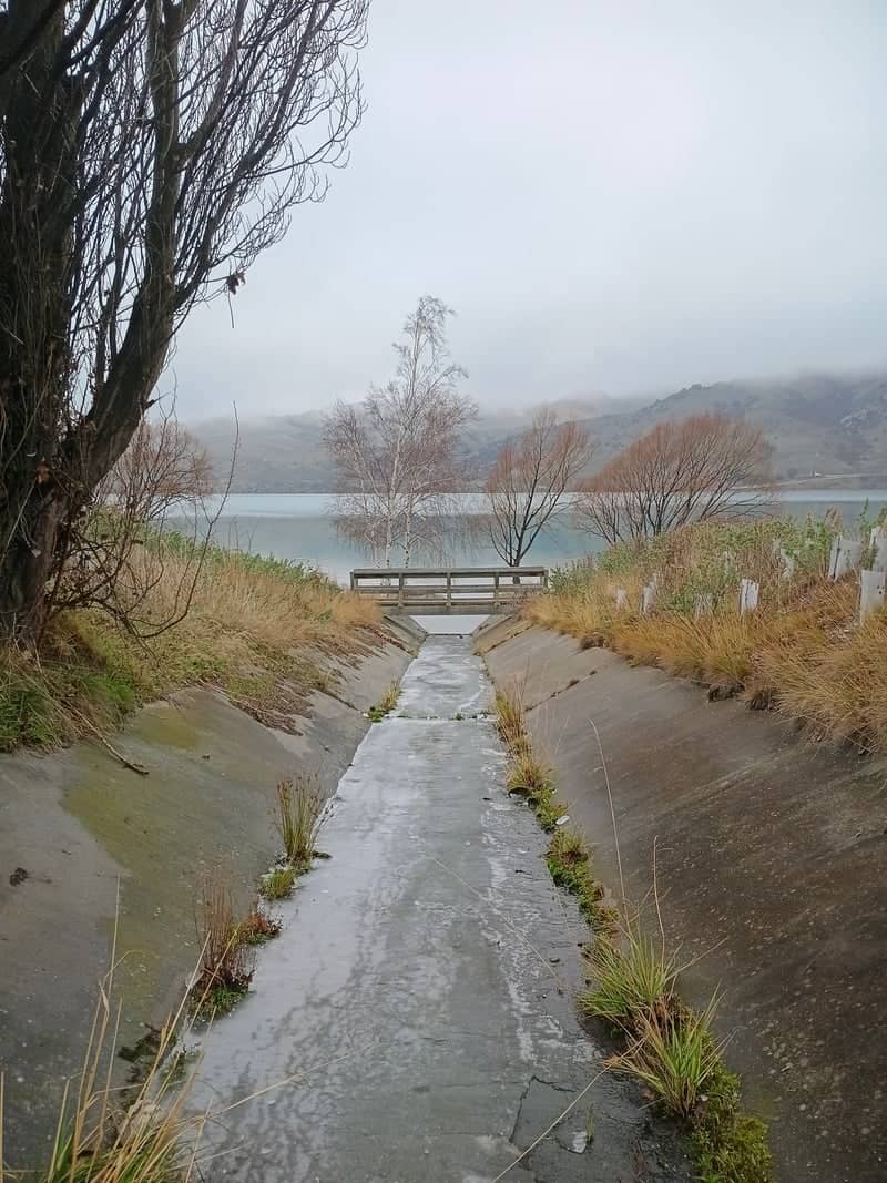 Lake Dunstan Shoreline - Image 1