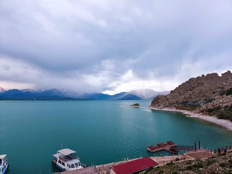 Lake Van Shoreline - Image 1