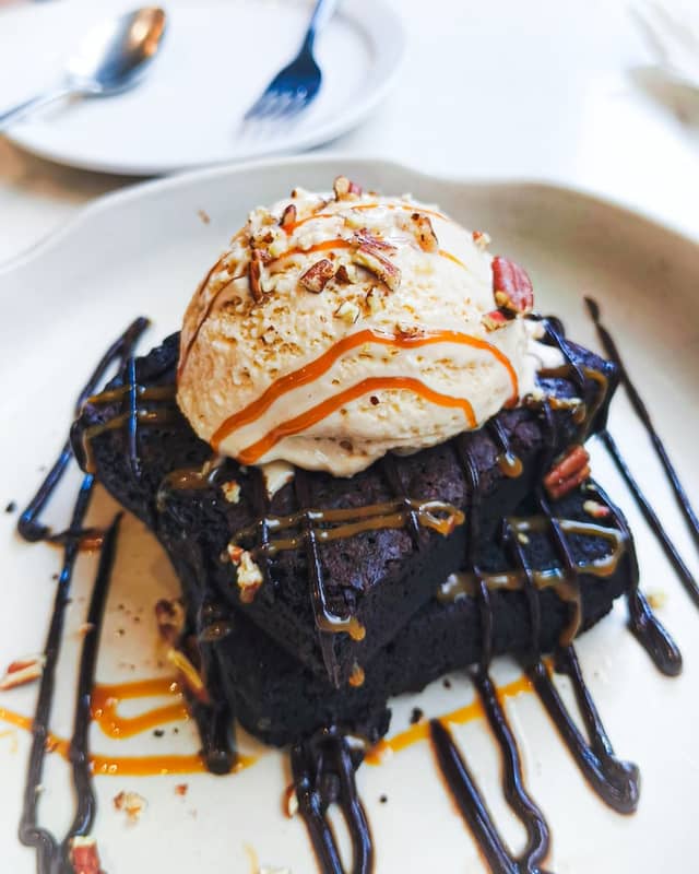 TGI Friday's Eastwood City - Image 1