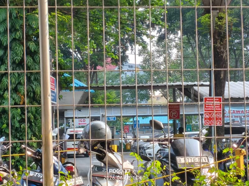 Jakarta Hospital Parking Area - Image 1