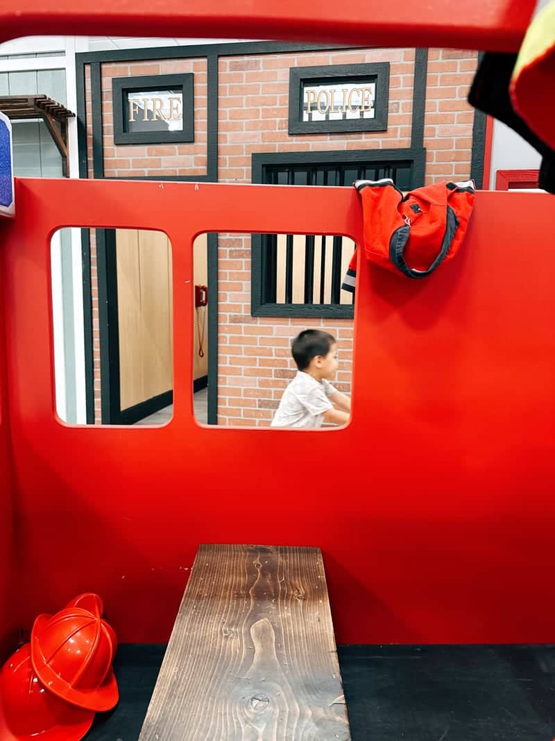 Central Mall Play Area - Image 1