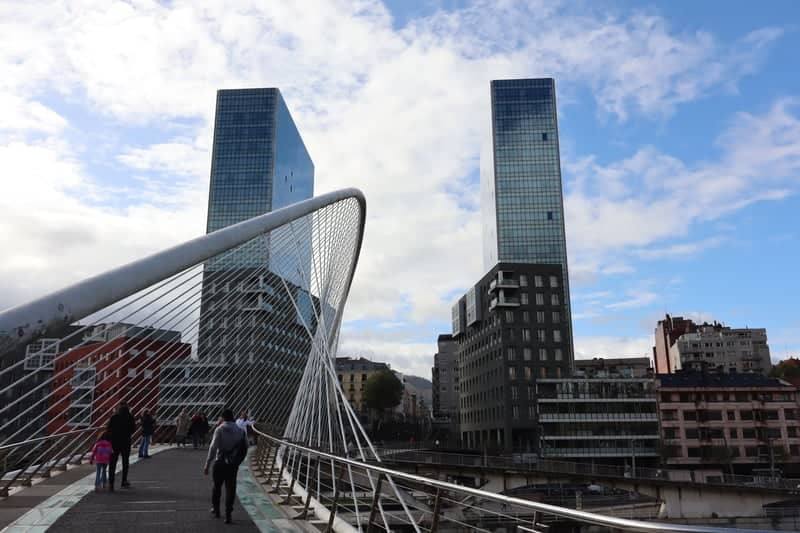 Zubizuri Bridge & Isozaki Atea - Image 1