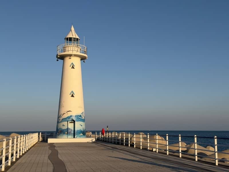 Cheongsapo White Lighthouse - Image 1