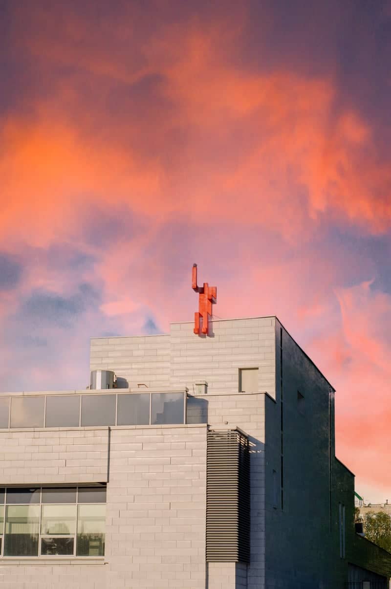 Vaynera Street Red Man Sculpture - Image 1