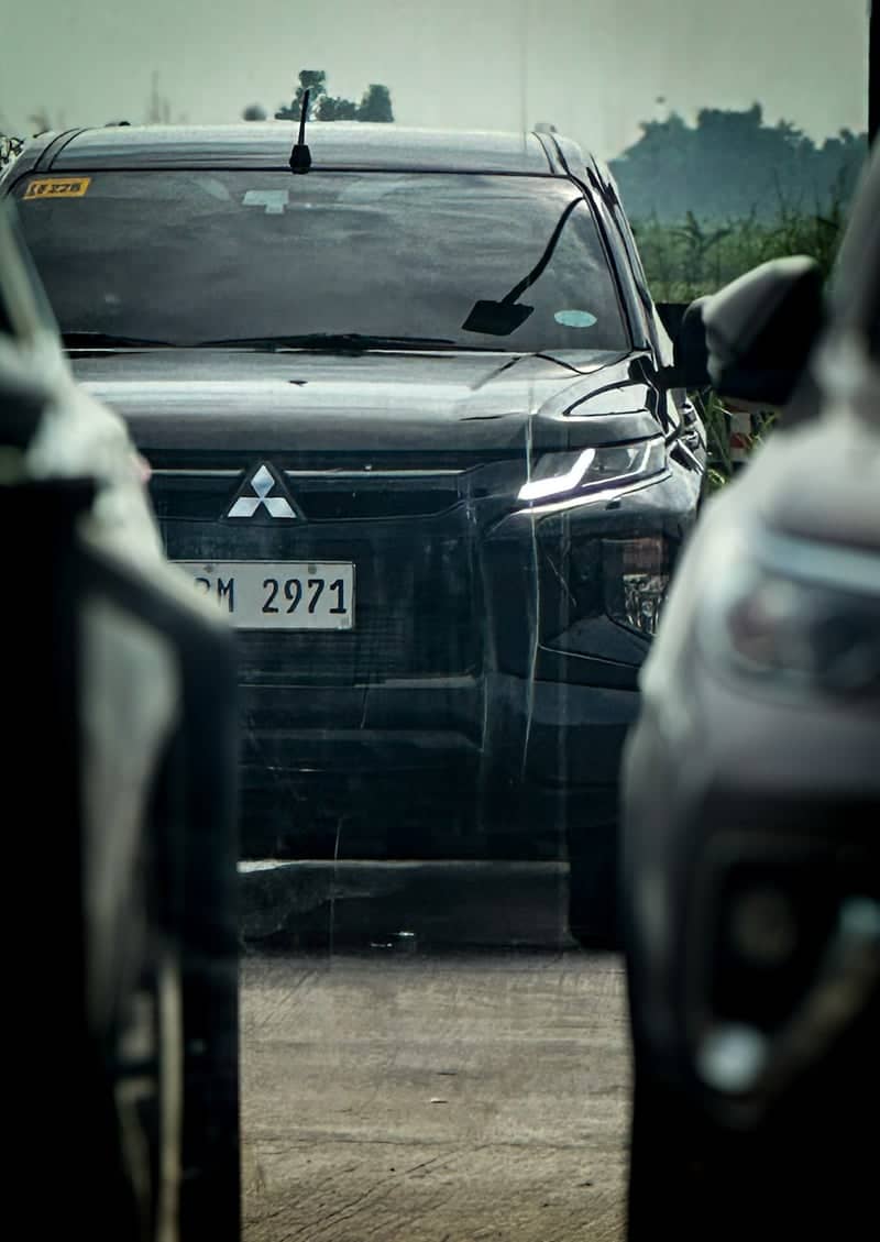 Victoria Roadside Automotive View - Image 1