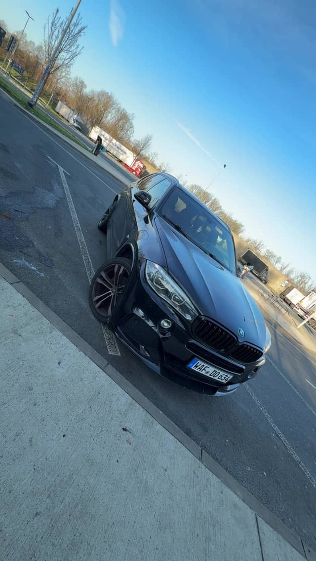 Beckum Roadside Automotive Spot - Image 1
