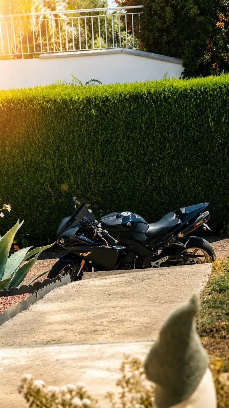 Domfront Garden Driveway - Image 1