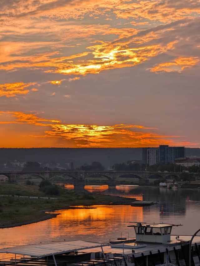 Elbe River at Terrassenufer - Image 1