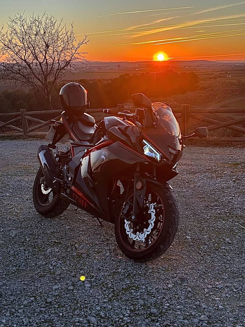 Valdepeñas Sunset Overlook - Image 1