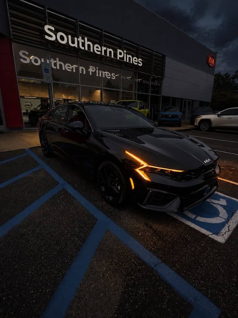 Southern Pines Kia Dealership - Image 1