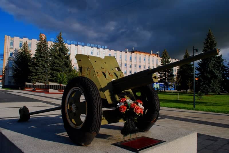 Dulyovo Porcelain Works War Memorial - Image 1