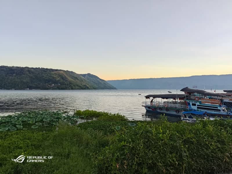 Lake Toba Shoreline, Samosir Island - Image 1
