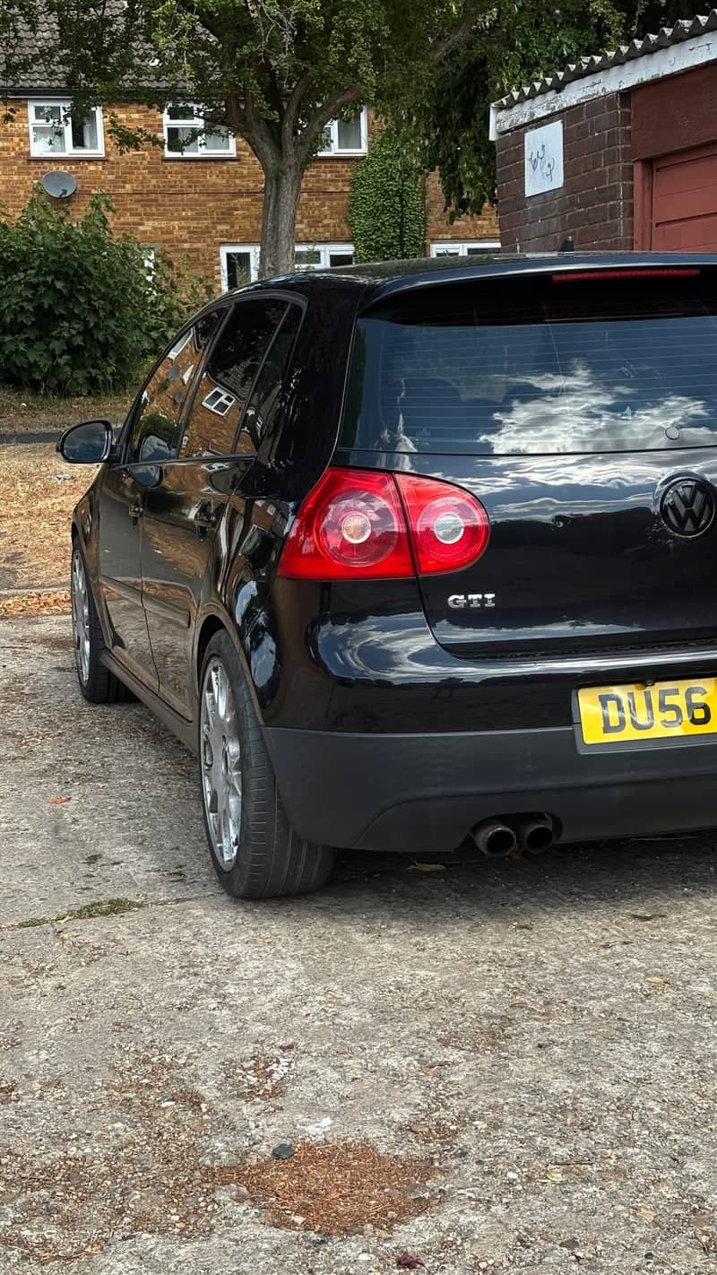 Bletchley Suburban Street - Image 1