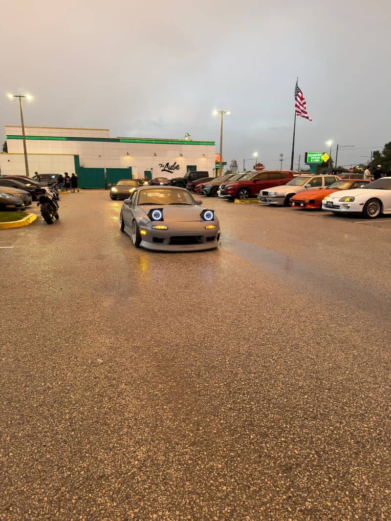 Quaker Steak & Lube Clearwater Car Meet - Image 1