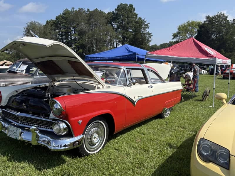 Meriwether Lewis Site Classic Car Show - Image 1