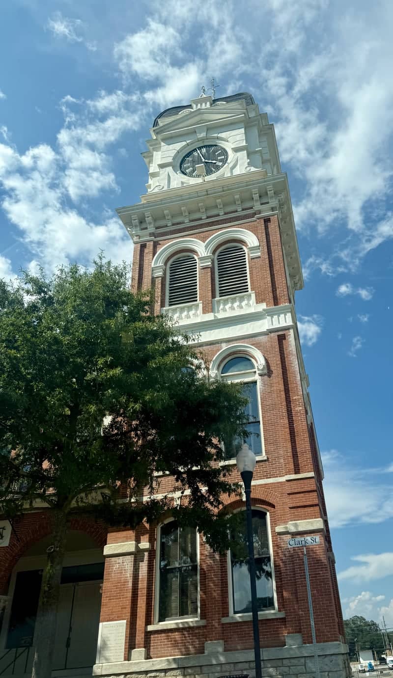 Newton County Courthouse - Image 1