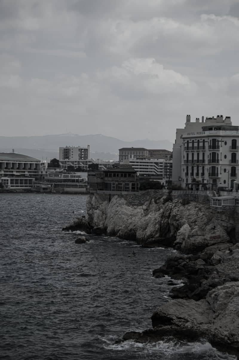 Corniche Kennedy & Hotel Peron - Image 1
