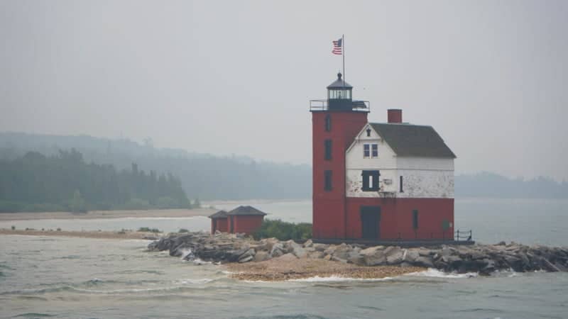 Round Island Lighthouse - Image 1