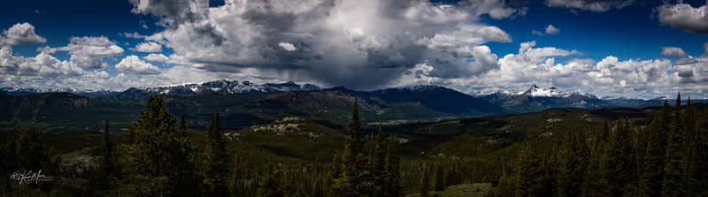 Beartooth Mountains Viewpoint - Image 1