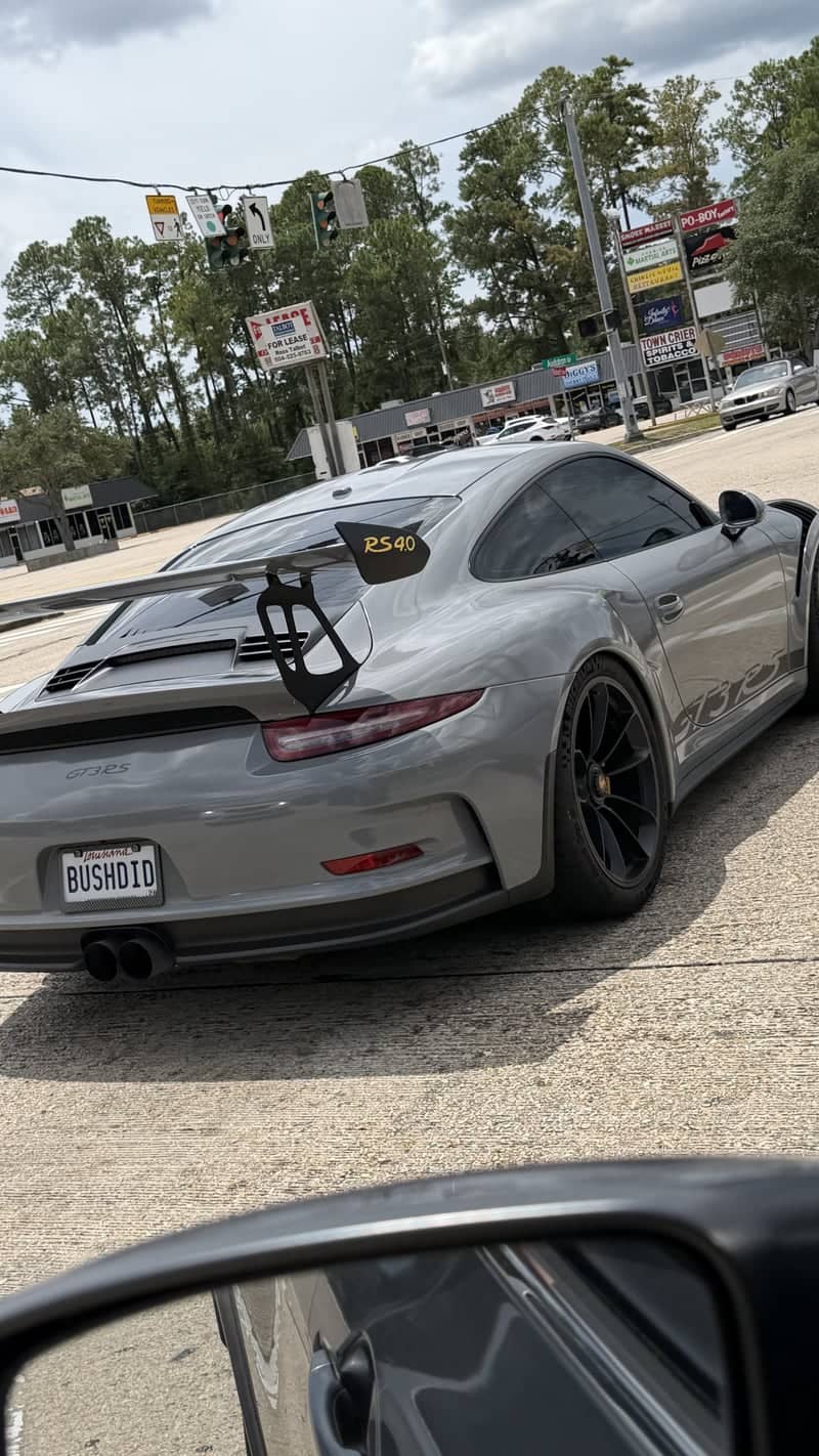 Robert Boulevard Automotive Spotting - Image 1