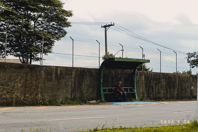 Botucatu Roadside Bus Stop - Image 1