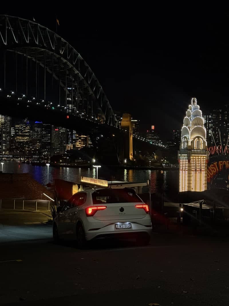 Milsons Point Harbour View - Image 1