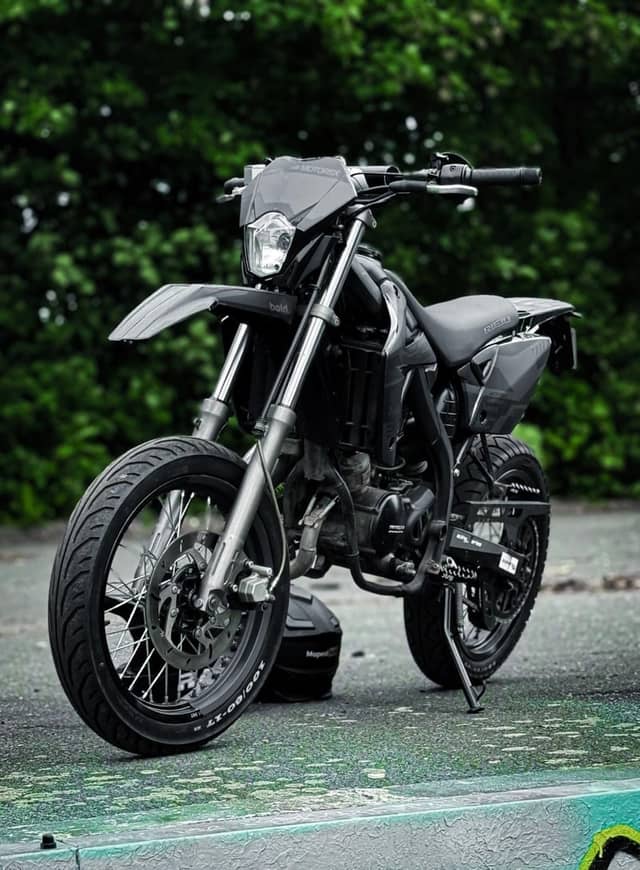 Auerbach Street Moto Spot - Image 1