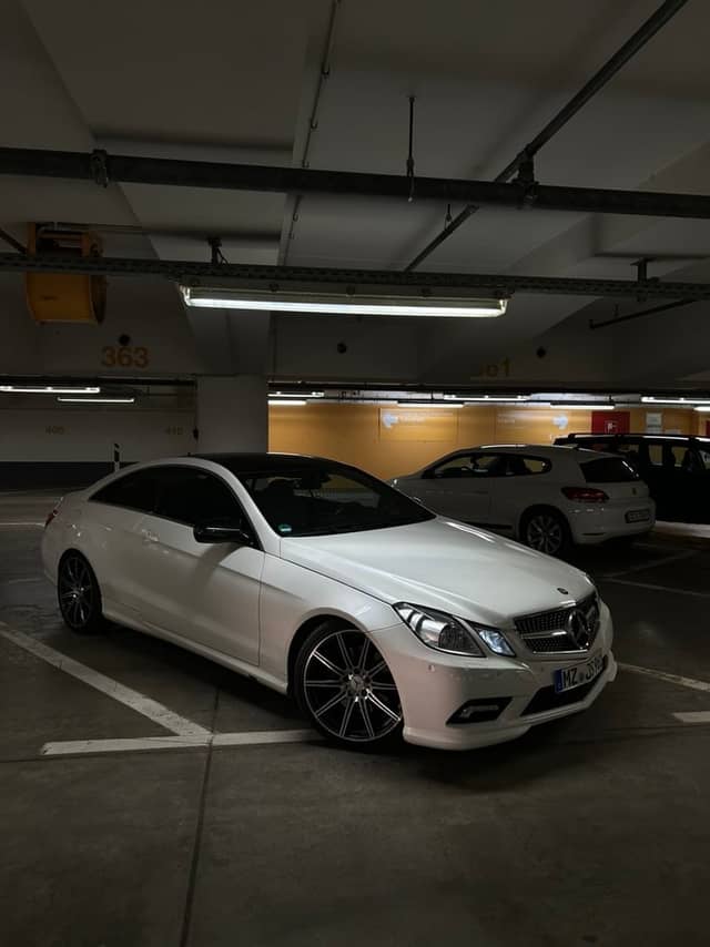 Tattersallstraße Parking Garage - Image 1