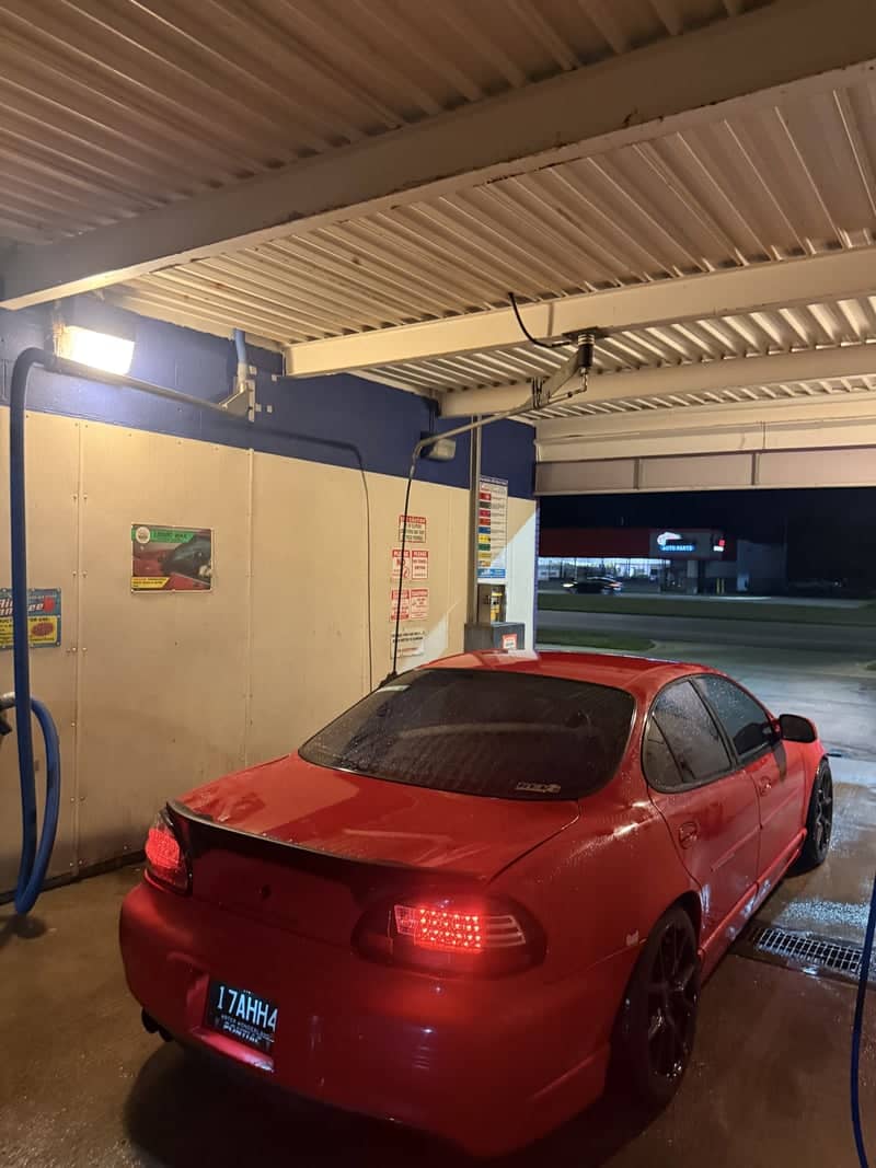 Gratiot Avenue Car Wash - Image 1