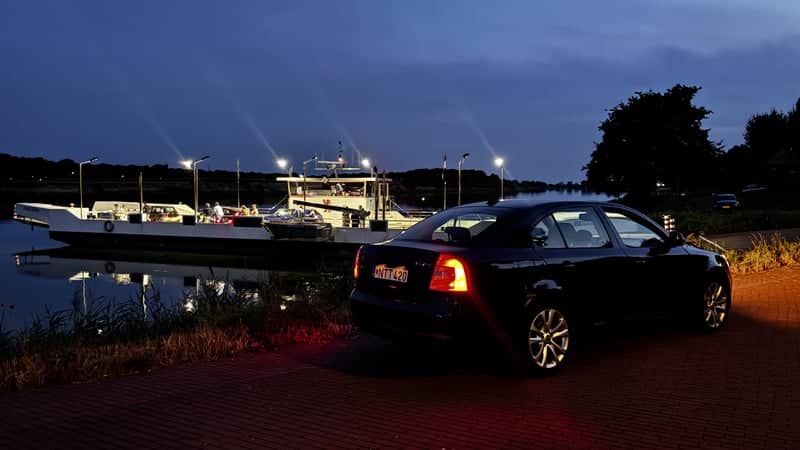 Kessel-Beesel Ferry Crossing - Image 1