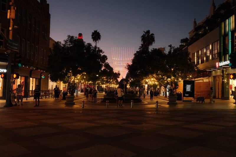 Third Street Promenade - Image 1