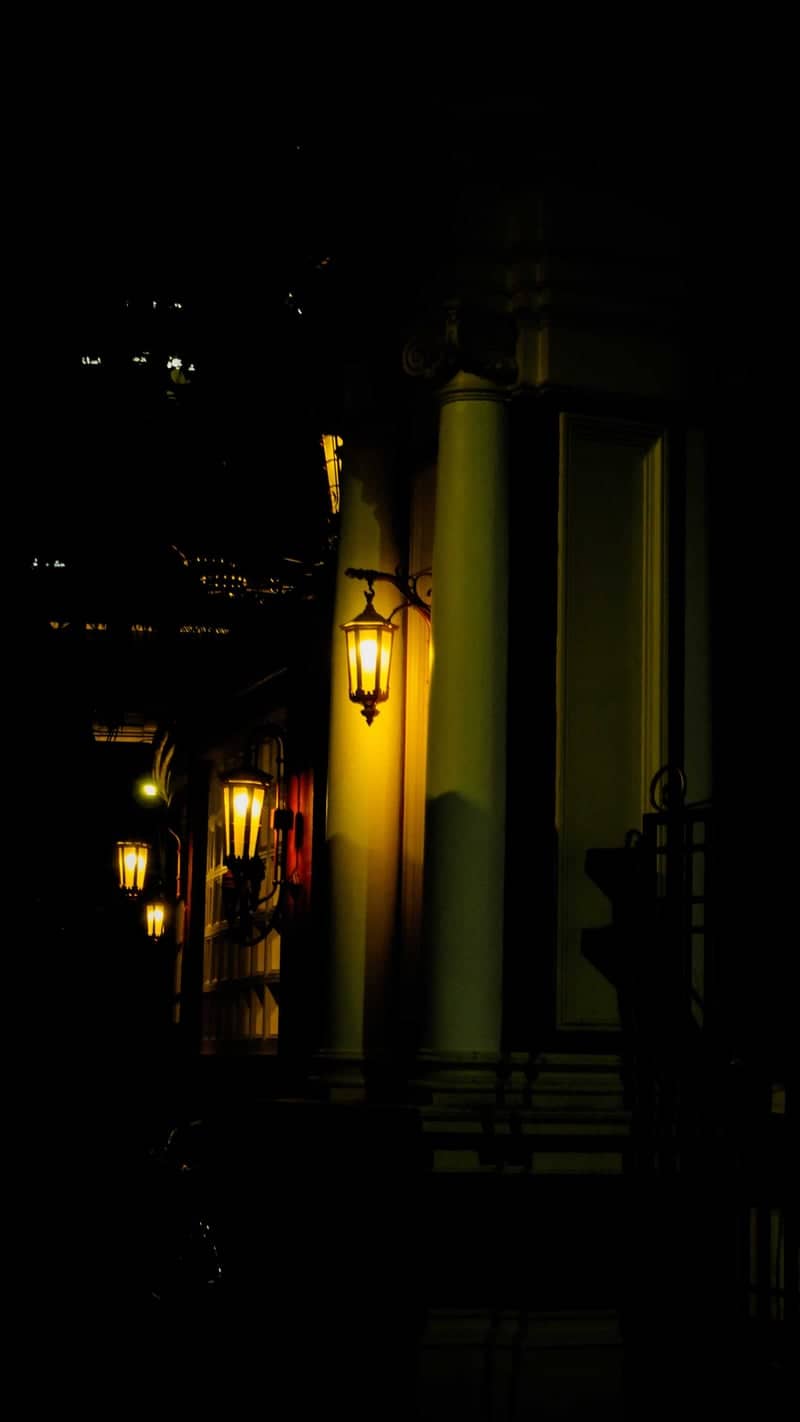 Classical Architecture on Rama IV Road - Image 1