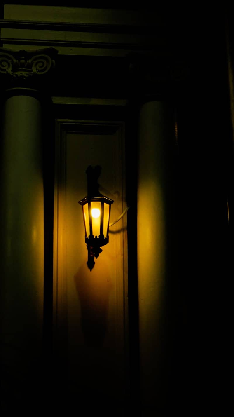 Classical Architectural Lantern, Rama IV Road - Image 1