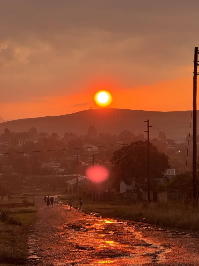 Leroro Sunset View - Image 1