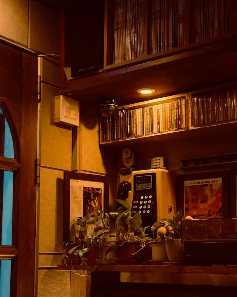 Gong-gan LP Bar, Sinchon - Image 1