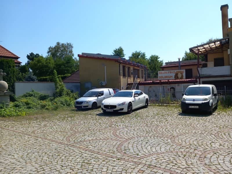 Okólna Street Courtyard - Image 1