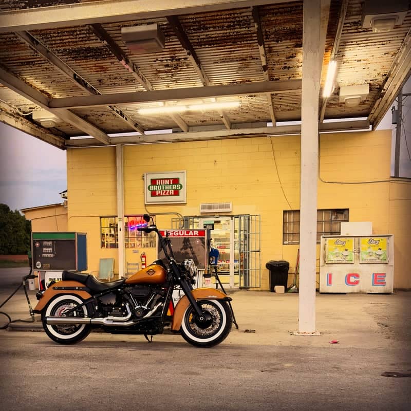 Vintage Roadside Store in Lake City - Image 1