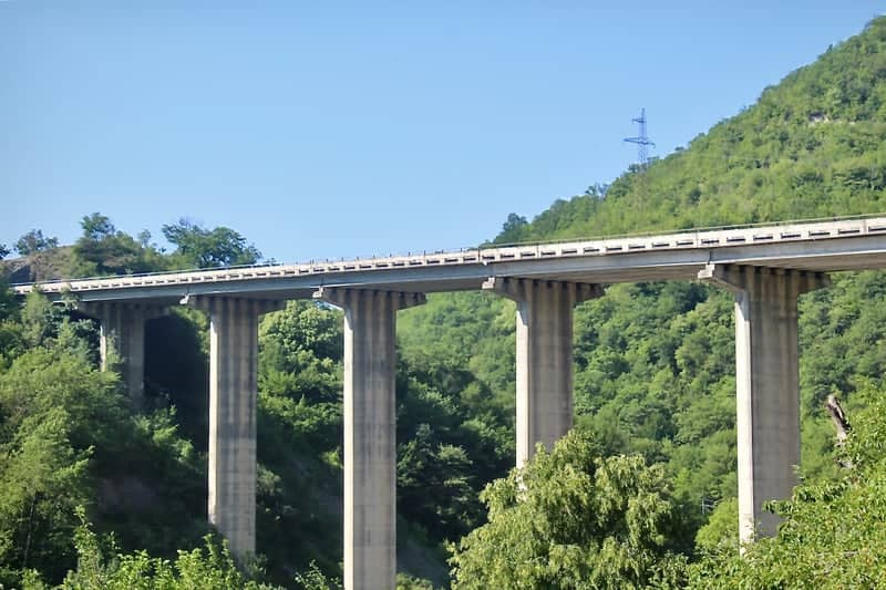 Ananuri Viaduct - Image 1