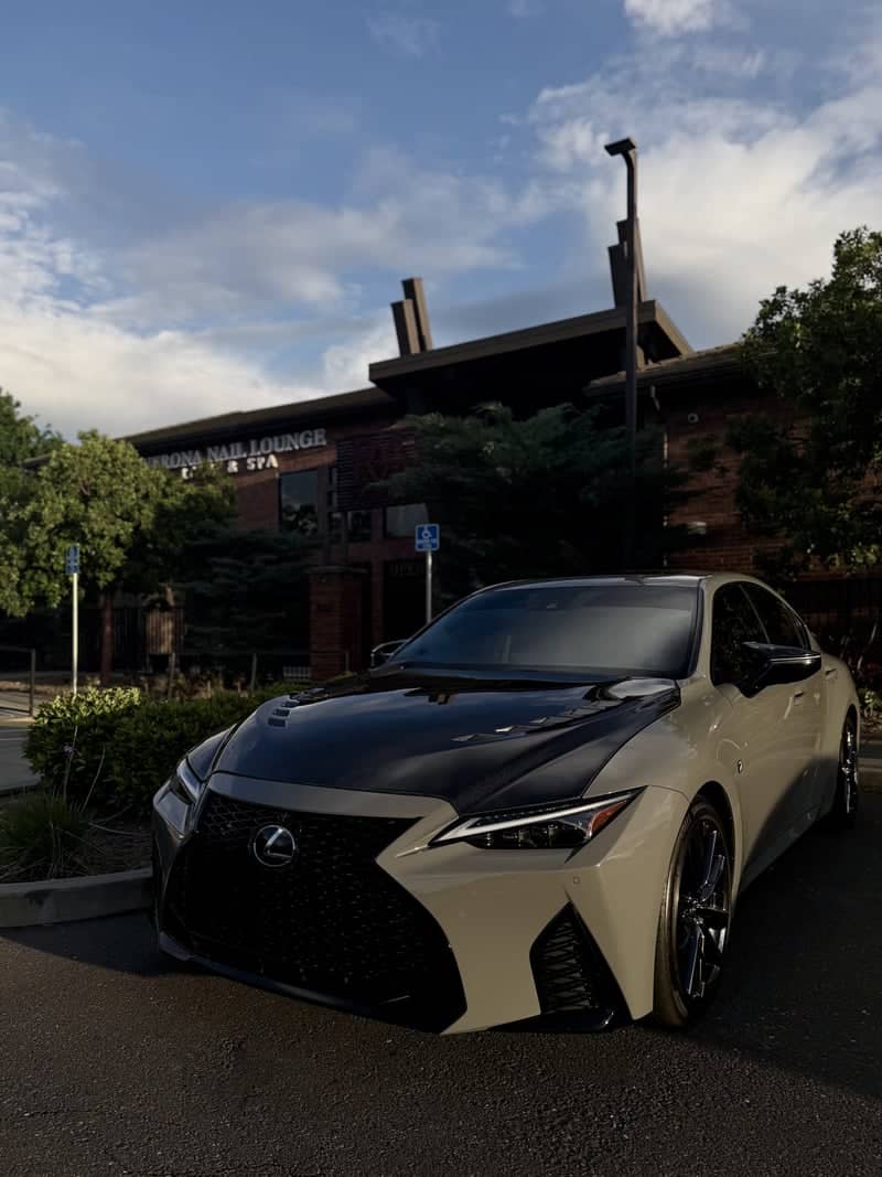 Verona Plaza Automotive Spot - Image 1